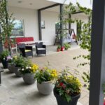 ymparisto_terassi_kukkaistutukset